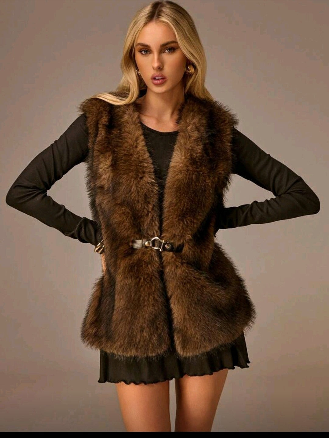 Fluffy vest with belt